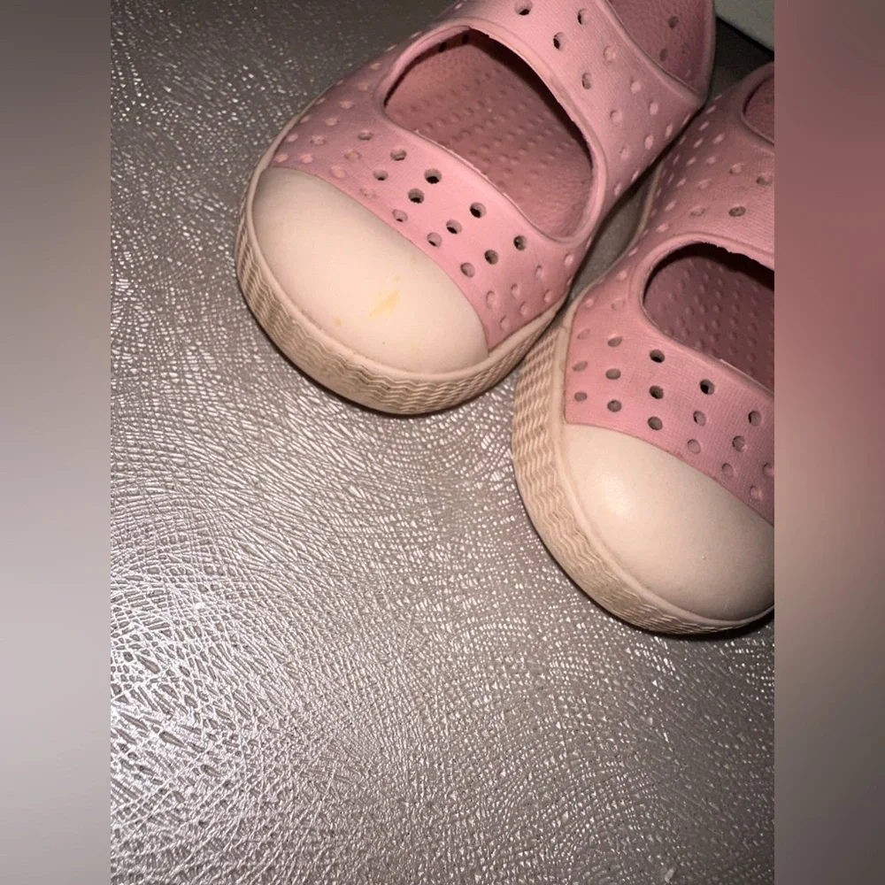 Native Pink and Cream Kids slip on Sneakers C6 play casual summer